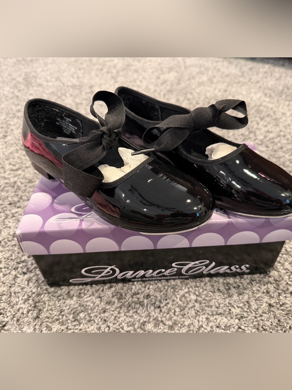 Girls’ Tap Shoes, Size 1.5 wide, with bow